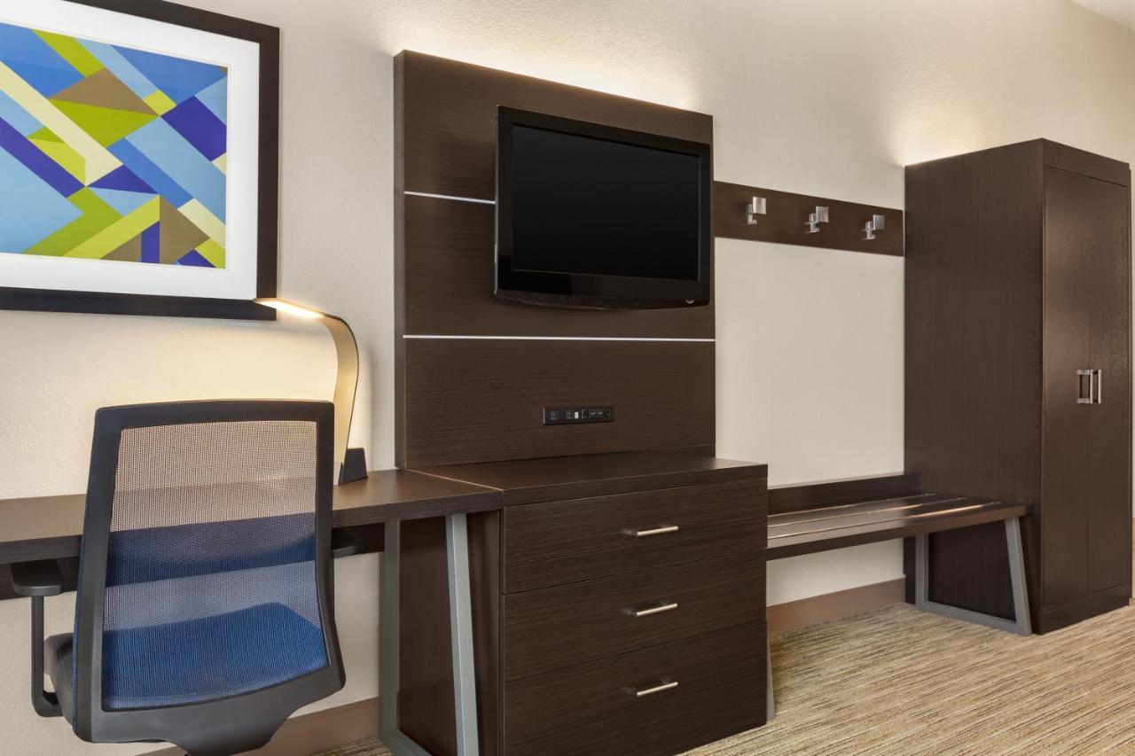 Hotel Express Hotel&suites Nw-medical Area, An Ihg