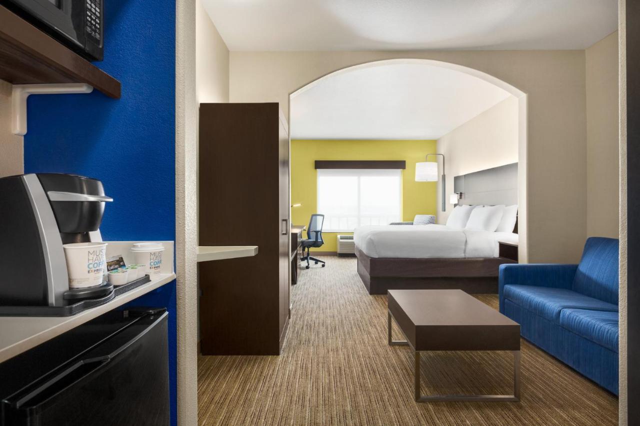 Express Hotel&suites Nw-medical Area, An Ihg