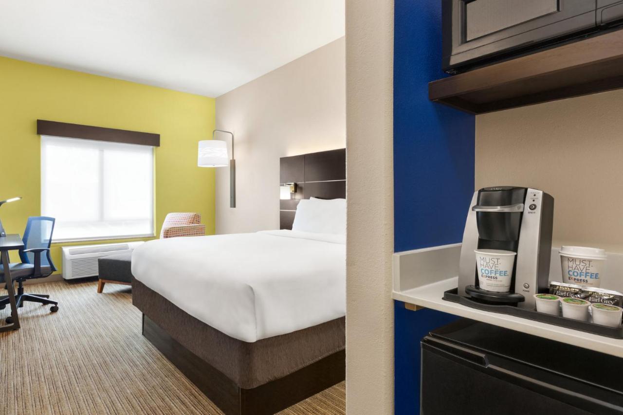 Express Hotel&suites Nw-medical Area, An Ihg Hotel
