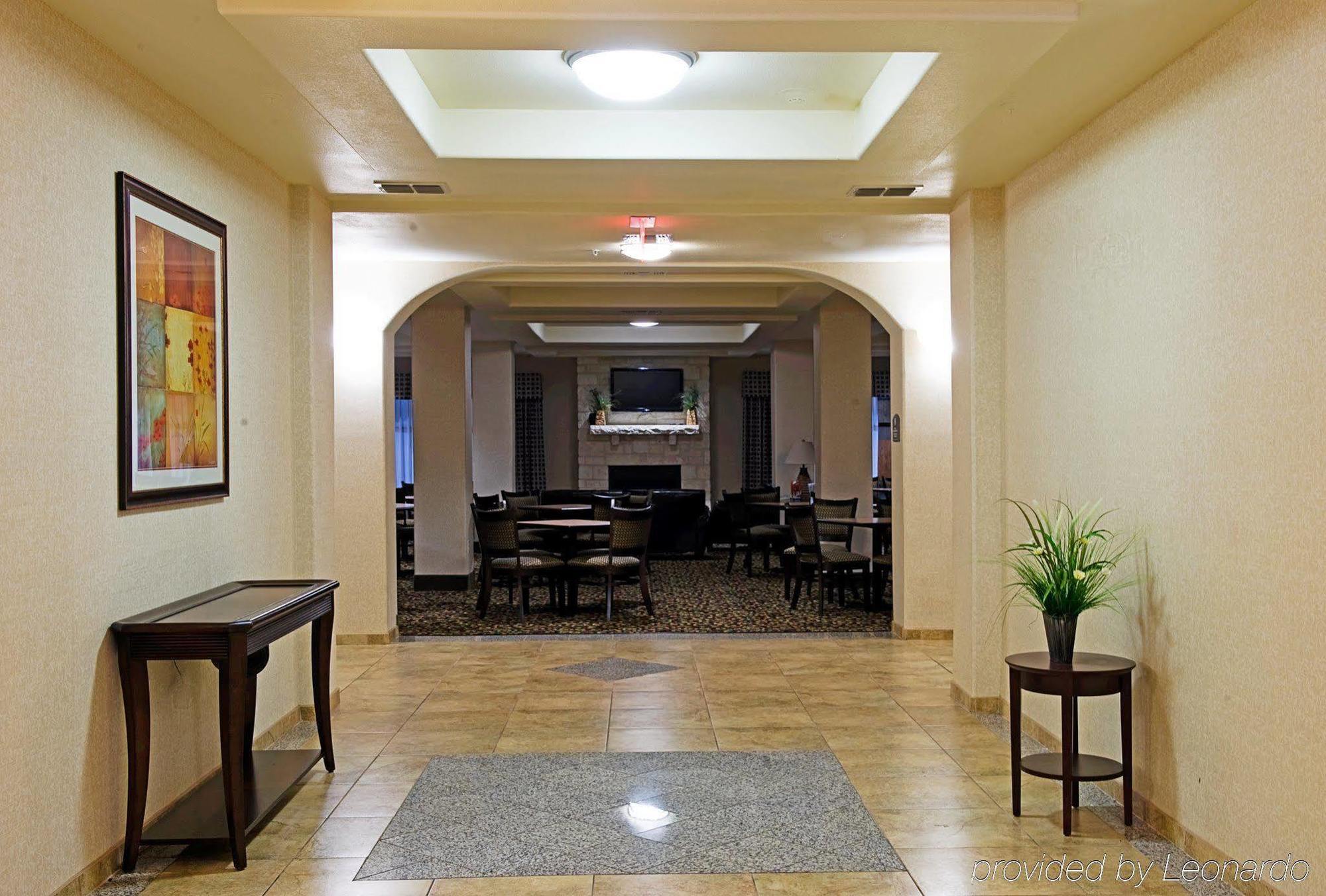 Hotel Express Hotel&suites Nw-medical Area, An Ihg 3*