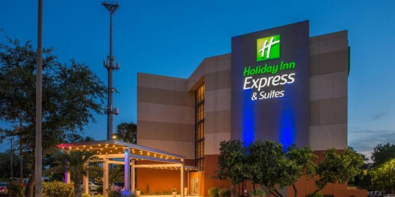 Express Hotel&suites Nw-medical Area, An Ihg Hotel 3*